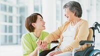 デジタル化推進で仕事と介護が両立できる社会に 事務負担軽減で介護サービスの質向上を目指せ