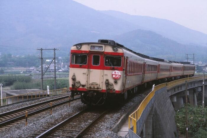 キハ58系の急行「あしずり」