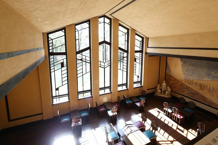 女学校時代の礼拝部屋がカフェとして利用されている