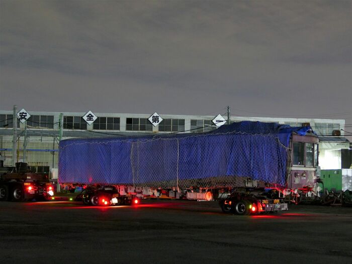 横浜に到着したデハ230形