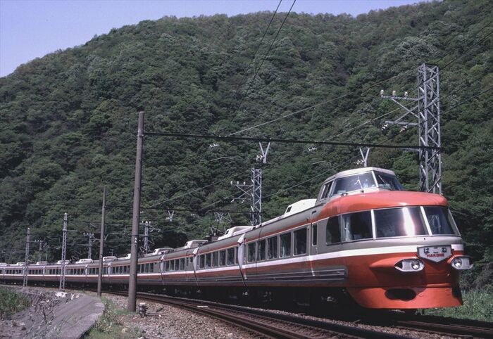 NSEは11車体の連接構造だった