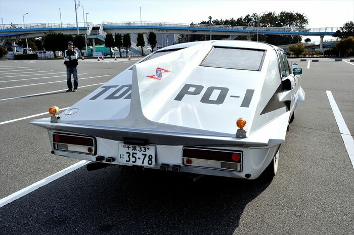 ポインター号のリアビュー