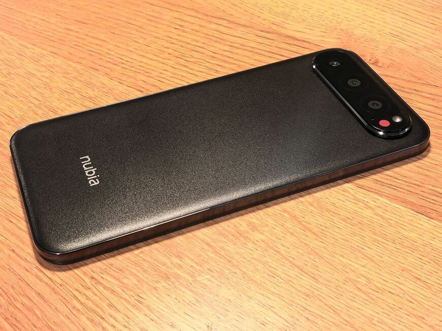 nubia Air