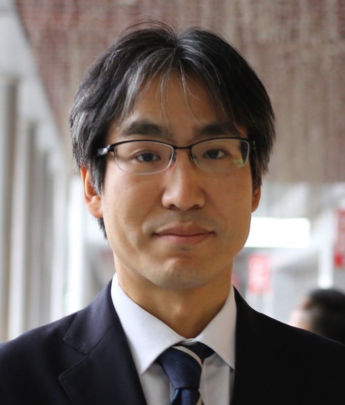 施 光恒（せ てるひさ）／政治学者、九州大学大学院比較社会文化研究院教授。1971年、福岡県生まれ。英国シェフィールド大学大学院政治学研究科哲学修士（M.Phil）課程修了。慶應義塾大学大学院法学研究科後期博士課程修了。博士（法学）。著書に『リベラリズムの再生』（慶應義塾大学出版会）、『英語化は愚民化 日本の国力が地に落ちる』 （集英社新書）、『本当に日本人は流されやすいのか』（角川新書）など（写真：施 光恒）