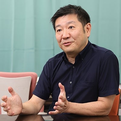 岡部正隆（おかべ・まさたか）東京慈恵会医科大学 副学長・解剖学講座教授1993年東京慈恵会医科大学卒業。96年に医学博士を取得。97年から国立遺伝学研究所で助手を務めた後、英国留学などを経て2007年解剖学講座教授に、22年副学長に就任（撮影：尾形文繁）