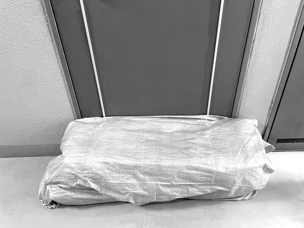 （写真：『大地震・津波・集中豪雨が起こったそのときに NG行動がわかる防災事典』より）