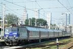ワルシャワを出発するモスクワ行きは前5両が台車を履き替