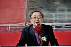 完成式典であいさつするJR九州の青柳俊彦社長