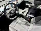 「N7」は中国で展開するモデルだけあって大きなモニターをそなえる（筆者撮影）