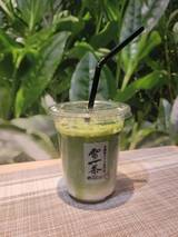 「雷一茶」の「お濃茶ラテ」。価格は800円～で、抹茶の濃さにより異なる（筆者撮影）