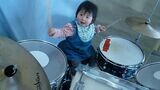 1歳の頃からドラムに親しんできた