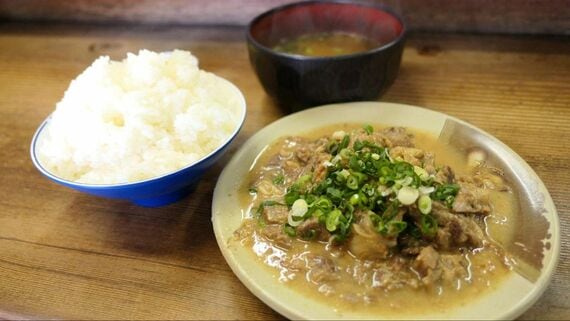 「味のお福」ホルモン定食