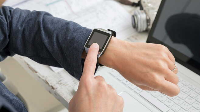 残業当たり前と｢毎日17時に帰る｣先生の決定的差
