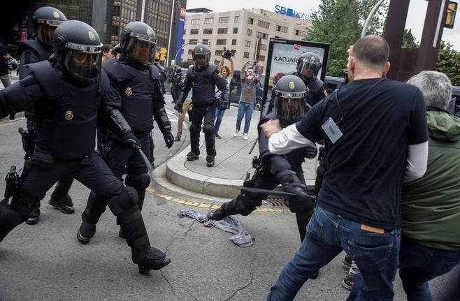 カタルーニャ住民投票で混乱､数百人が負傷