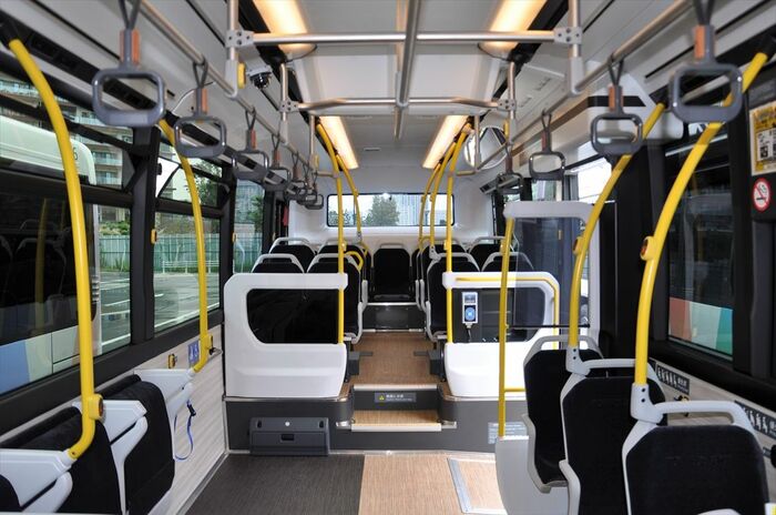 東京BRTのバス車内