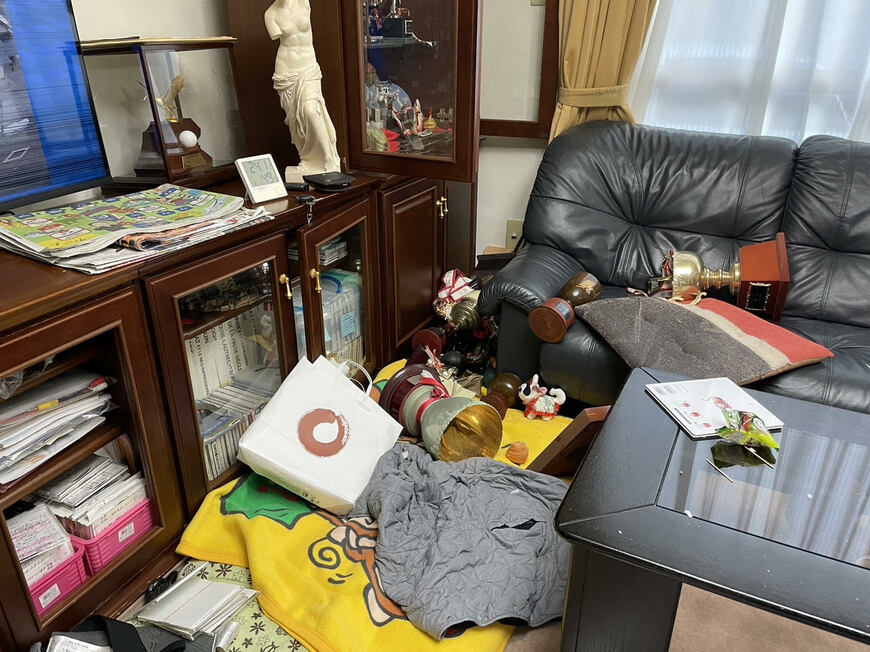 七尾市内の地震後の屋内