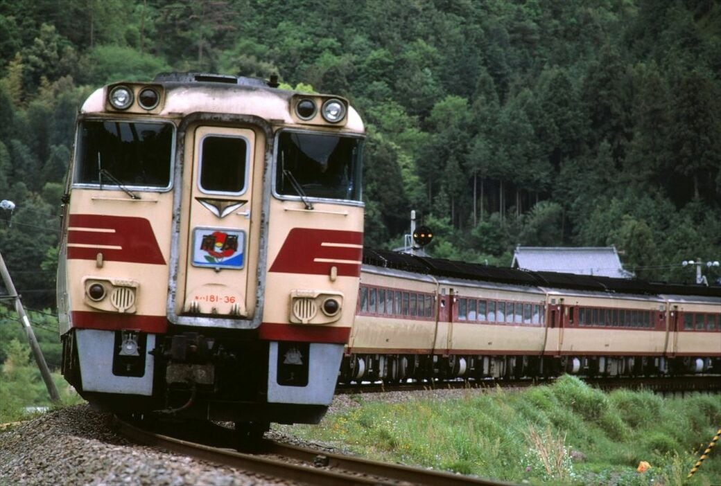 「キハ181系」急勾配に挑んだ特急型気動車の記憶 「しなの」「つばさ」から山陰・四国の列車まで 5ページ目 | ビジネス | 東洋経済オンライン