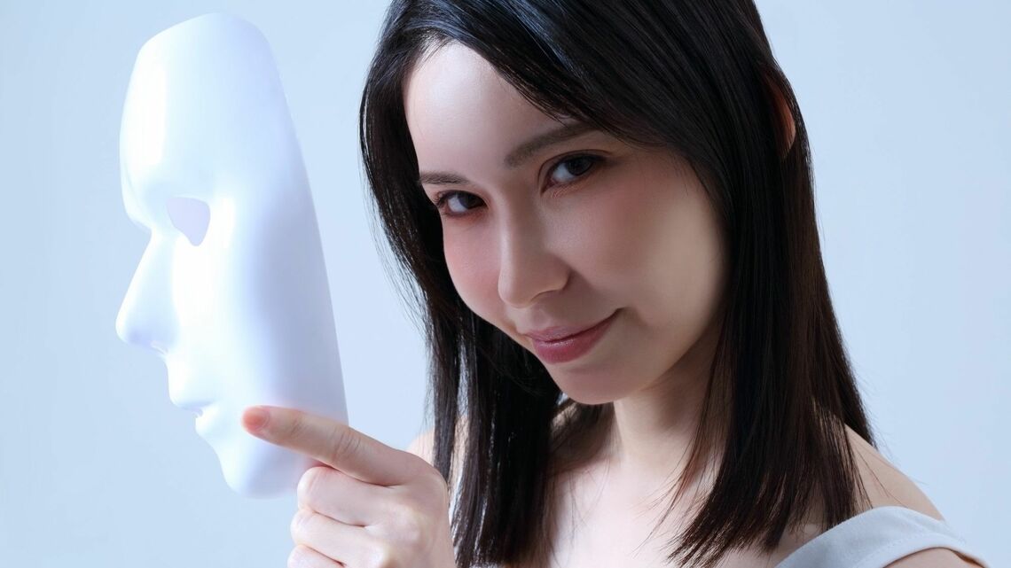 少しでもおかしいなと感じたら、とにかく近寄らないこと(写真:bino/PIXTA)