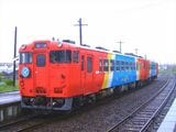 八戸線を走るキハ48形の改造車「うみねこ」。車内はリクライニングシートだった（撮影：南正時）
