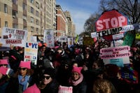 全米各地で｢反トランプ｣行進が行われたワケ