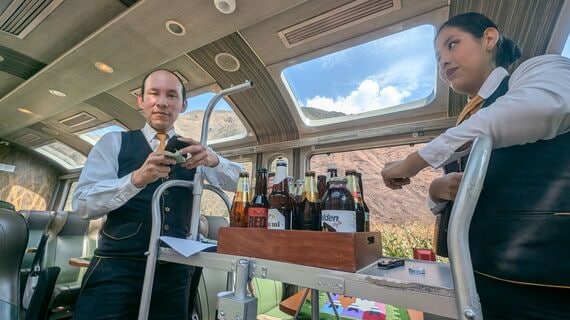 車内販売に来た乗務員