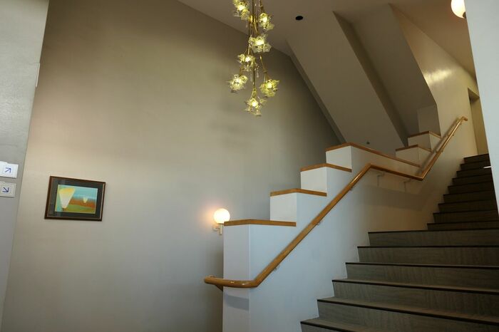 観音崎京急ホテルの階段