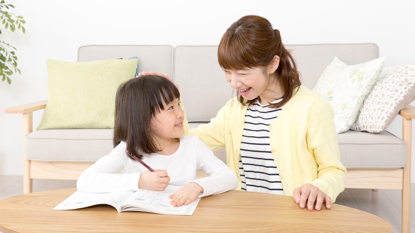 子どもを褒めない親は 見る目 がなさすぎる 子どもを本当に幸せにする 親の力 東洋経済オンライン 経済ニュースの新基準