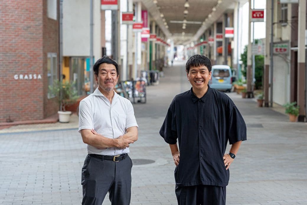 行政のまちづくりを担う纐纈さん（右）と田中さん（写真撮影／前田慶亮）