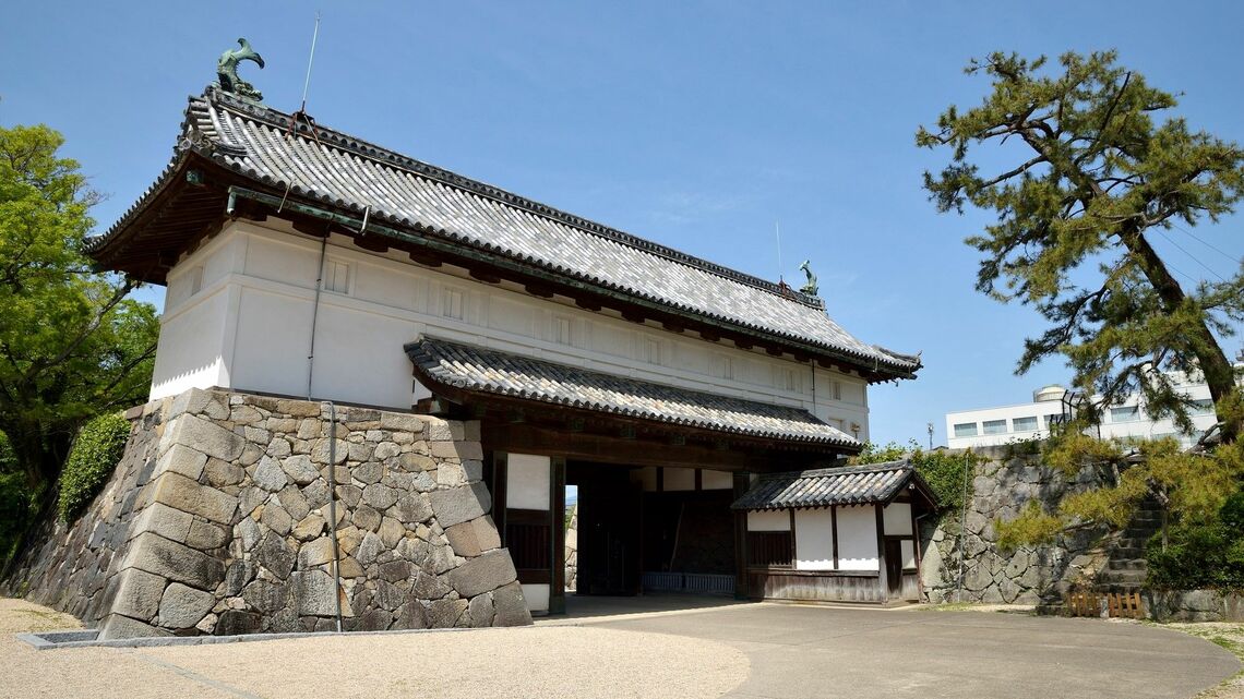佐賀の乱の舞台となった佐賀城。鯱の門(写真)には当時の弾痕も残る(写真:J6HQL/PIXTA)
