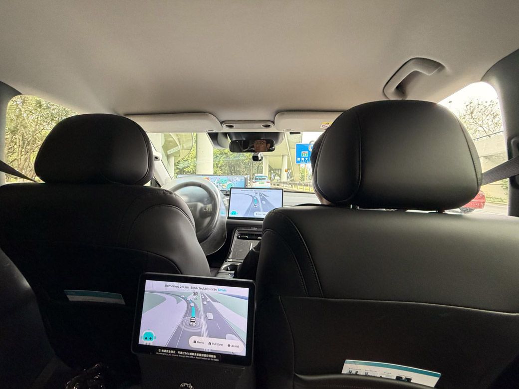 後部座席から見た車内