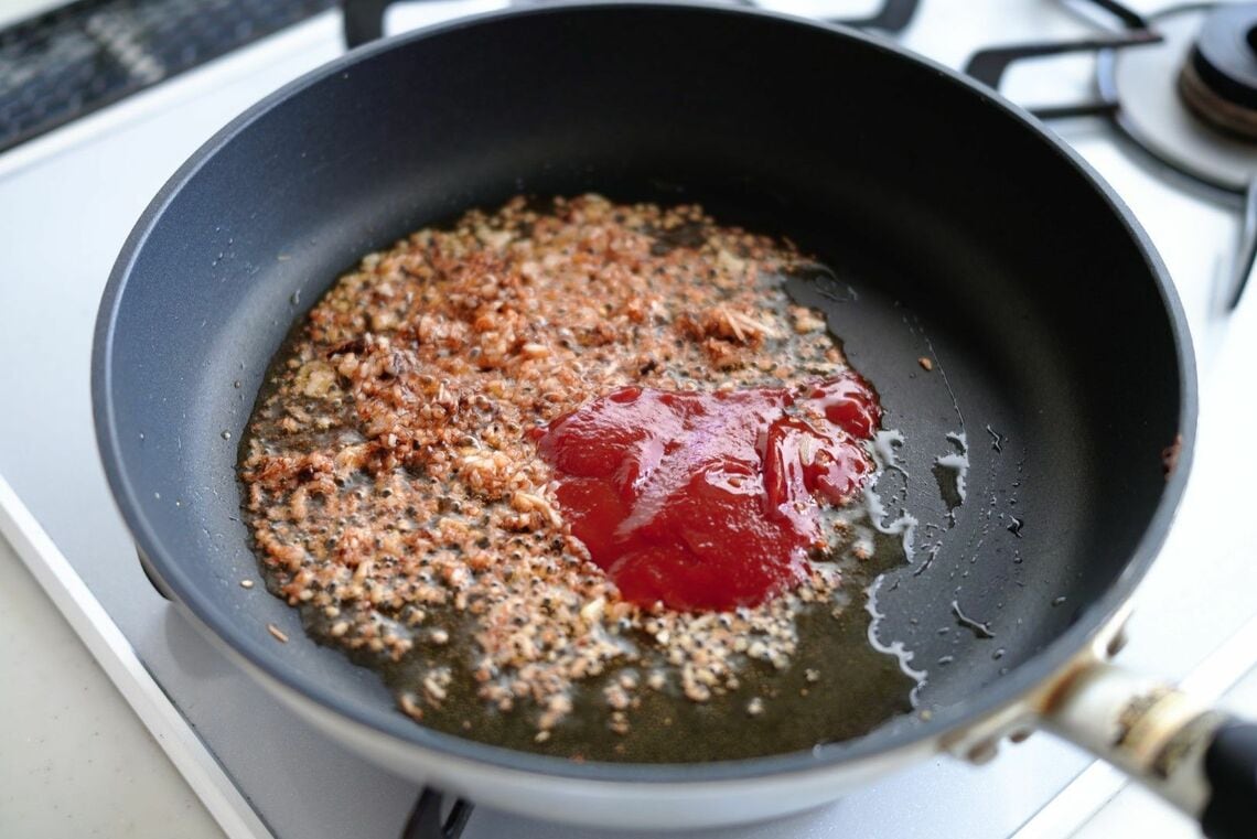 ケチャップを投入