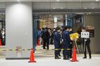 記念乗車券を購入する人の列