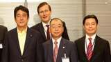 2010年、国会の安倍晋三事務所を訪れていた国際勝共連合の梶栗正義会長（右端）（写真提供／「文藝春秋digital」・鈴木エイト氏）