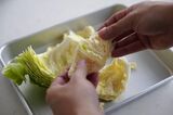 手でちぎったキャベツ