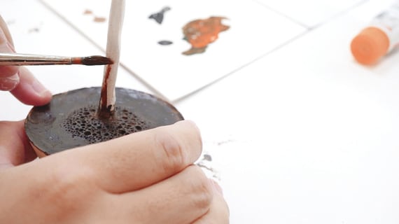 絵の具を塗る