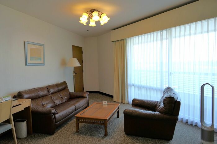 スイートルームの室内