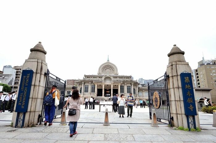 外国人観光客も多く訪れる