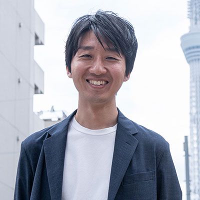 今井 悠介（いまい・ゆうすけ）公益社団法人チャンス・フォー・チルドレン代表理事兵庫県出身。小学2年生のときに阪神・淡路大震災を経験。関西学院大学在学中、NPO法人ブレーンヒューマニティーで不登校の子どもの支援や野外体験活動に携わる。公文教育研究会（KUMON）に入社し学習塾の運営に従事。その後CFCを設立、代表理事に就任。著書に『体験格差』（講談社現代新書）（写真は本人提供）