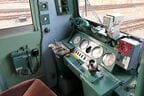 レトロ感満載の運転席