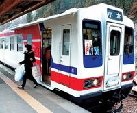 大奮闘の三陸鉄道、被災者の足に--震災5日後に一部運転再開、赤字なのに運賃無料