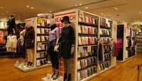 あなたは､それでもユニクロを買ってしまう 店頭についつい誘導される絶妙な仕掛け