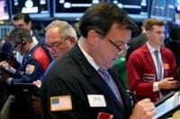 米ダウなど主要3指数､終値で最高値更新 原油などのコモディティー銘柄が高い