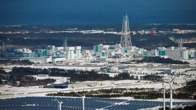 疑われる日本 安保と原発