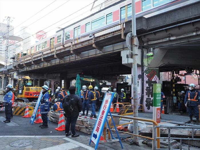 福島駅付近の線路切り換え工事は