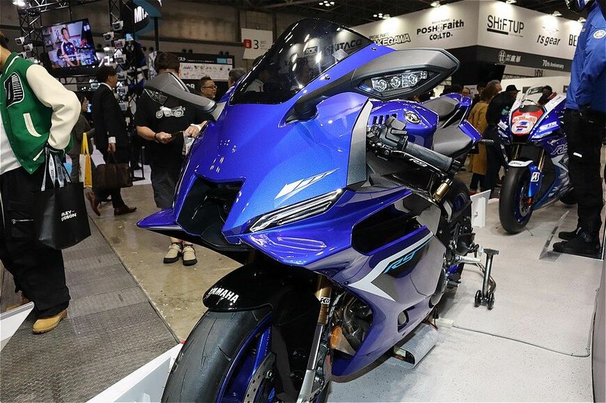 第52回 東京モーターサイクルショーに参考出品されたヤマハ「YZF-R9」（筆者撮影）