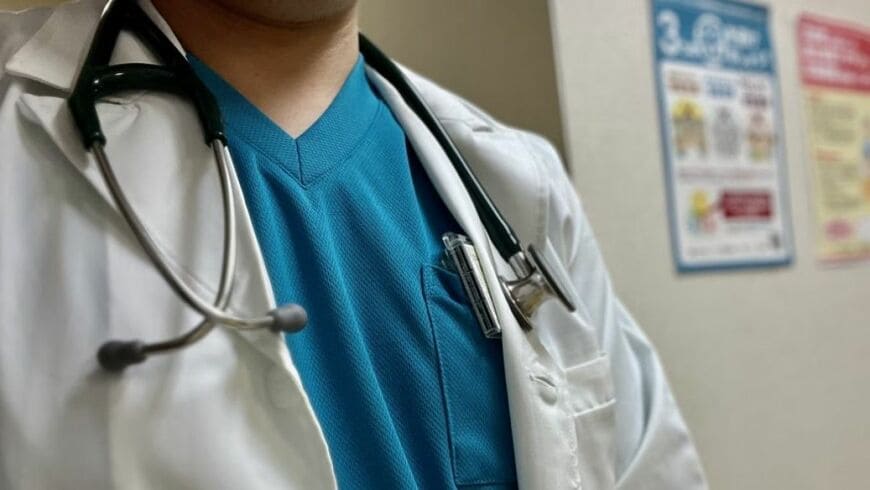 取材に応じた院長（本人提供）