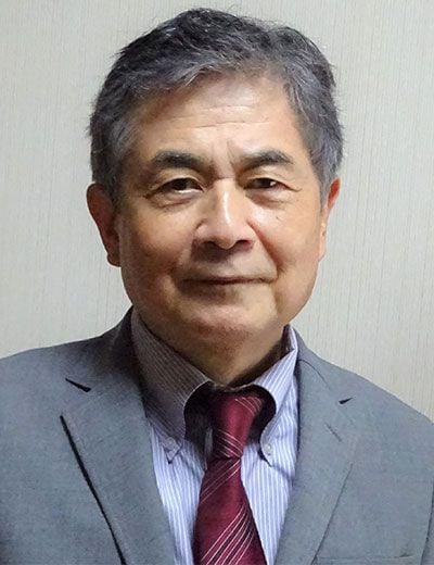 松村暢隆（まつむら・のぶたか）関西大学名誉教授京都大学文学部卒業、京都大学大学院文学研究科心理学専攻博士課程修了、文学博士。2020年度まで関西大学文学部教授。専門は発達・教育心理学、才能教育、2E教育。文科省「特定分野に特異な才能のある児童生徒に対する学校における指導・支援の在り方等に関する有識者会議」の委員を務めた（21〜22年）。1990年代よりアメリカの才能教育の研究を行い、近年とくに2Eなど「困っている才能のある子」の指導・支援に探求の重点をおいている。主な著書に『才能教育・2E教育概論』（東信堂）、『2E教育の理解と実践』（編・金子書房）、『認知的個性』（共編・新曜社）、『本当の「才能」見つけて育てよう』（ミネルヴァ書房）など（写真：松村氏提供）