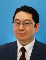 吉岡克成教授の写真