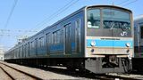 JR西日本が奈良線で運用する205系。4扉ロングシートで混雑時に力を発揮する（筆者撮影）