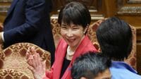 ｢ゴキブリは殺せない｣ 自画自賛と意味不明の投稿を繰り返した高市首相､夏休み明けに迫る秋政局は｢終わりの始まり｣か